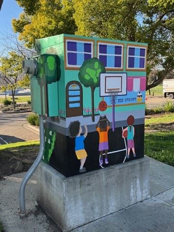 Box 7 Kim Champion The Neighborhood